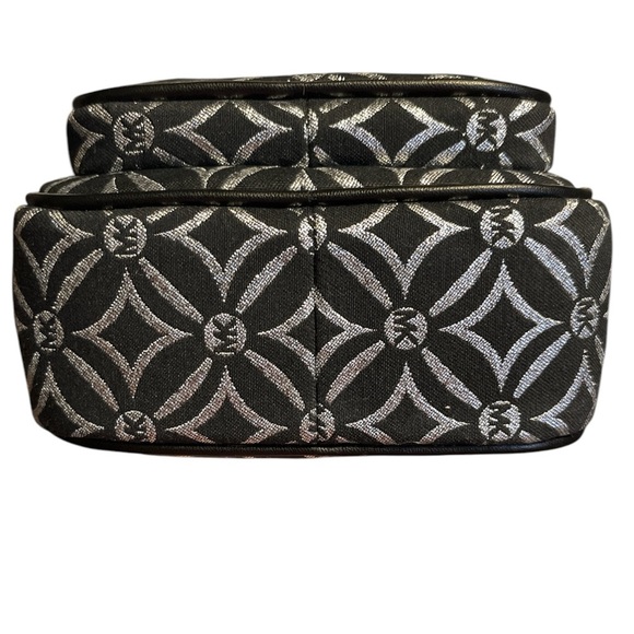 Michael Kors Jet Set Crossbody - Picture 3 of 4